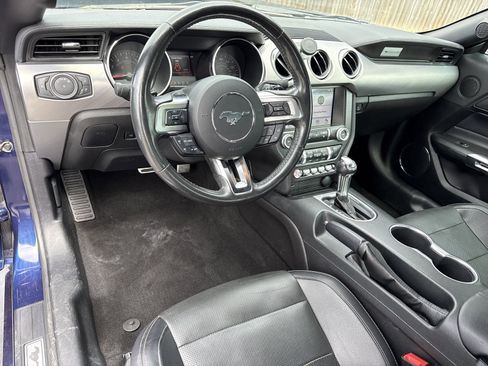 Used 2019 Ford Mustang Premium image 11