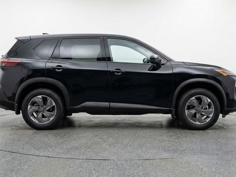 Used 2025 Nissan Rogue SV AWD/4WD image 11