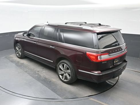 Used 2018 Lincoln Navigator L Reserve w/ Technology Package AWD/4WD image 19