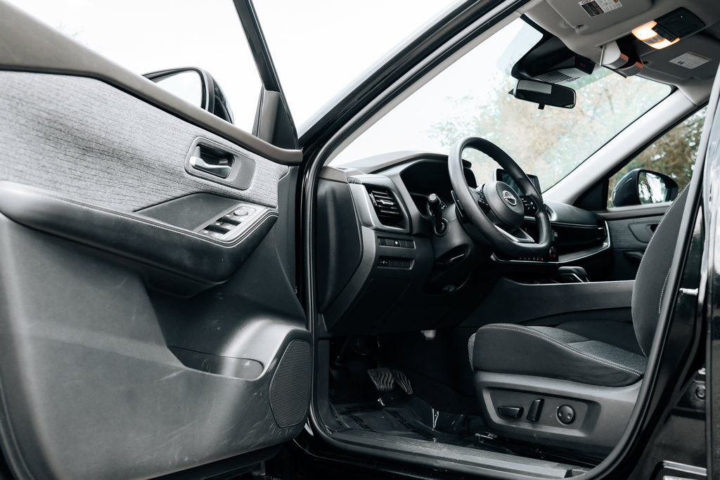 Used 2022 Nissan Rogue SV AWD/4WD image 21