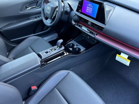 New 2026 Toyota Prius Plug-In Hybrid FWD image 18