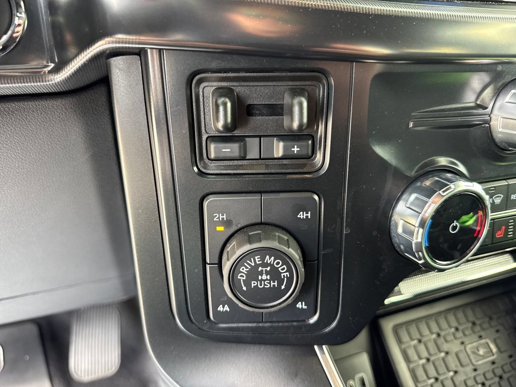Used 2025 Ford F150 Raptor AWD/4WD image 26