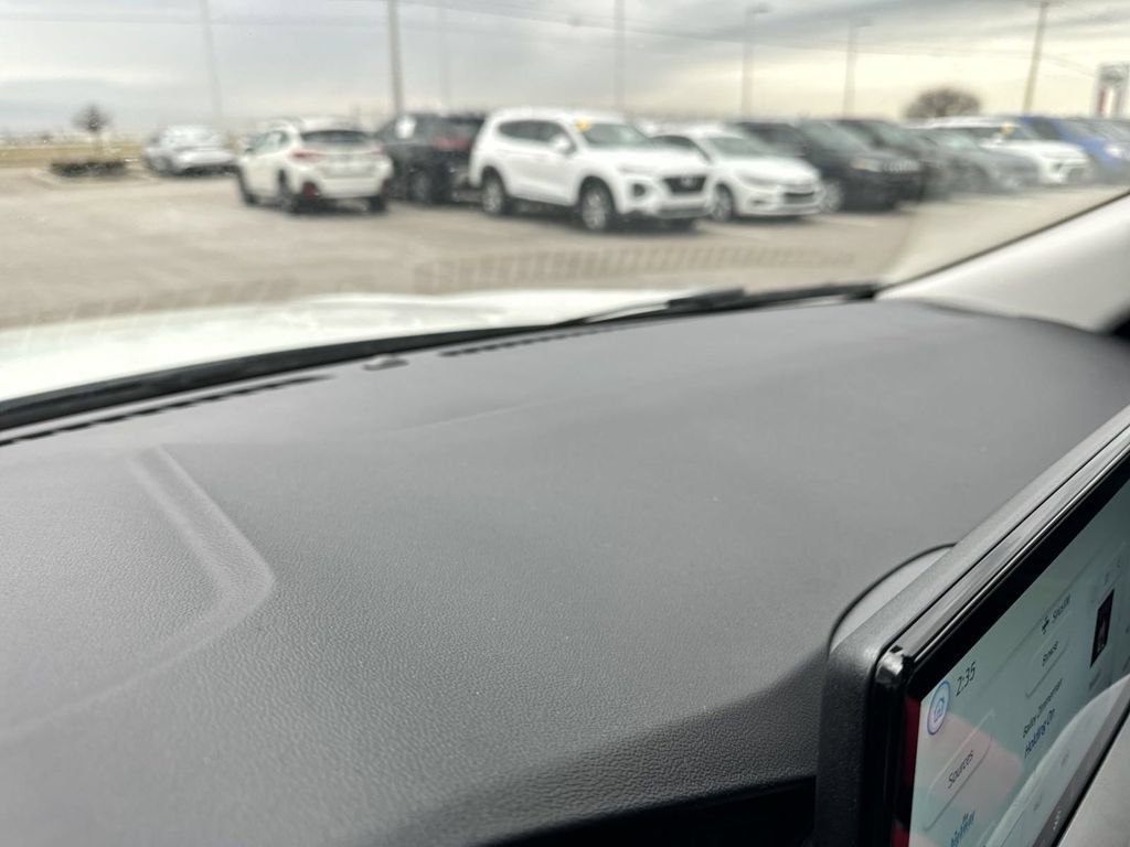 New 2025 Ford Escape SE FWD image 27