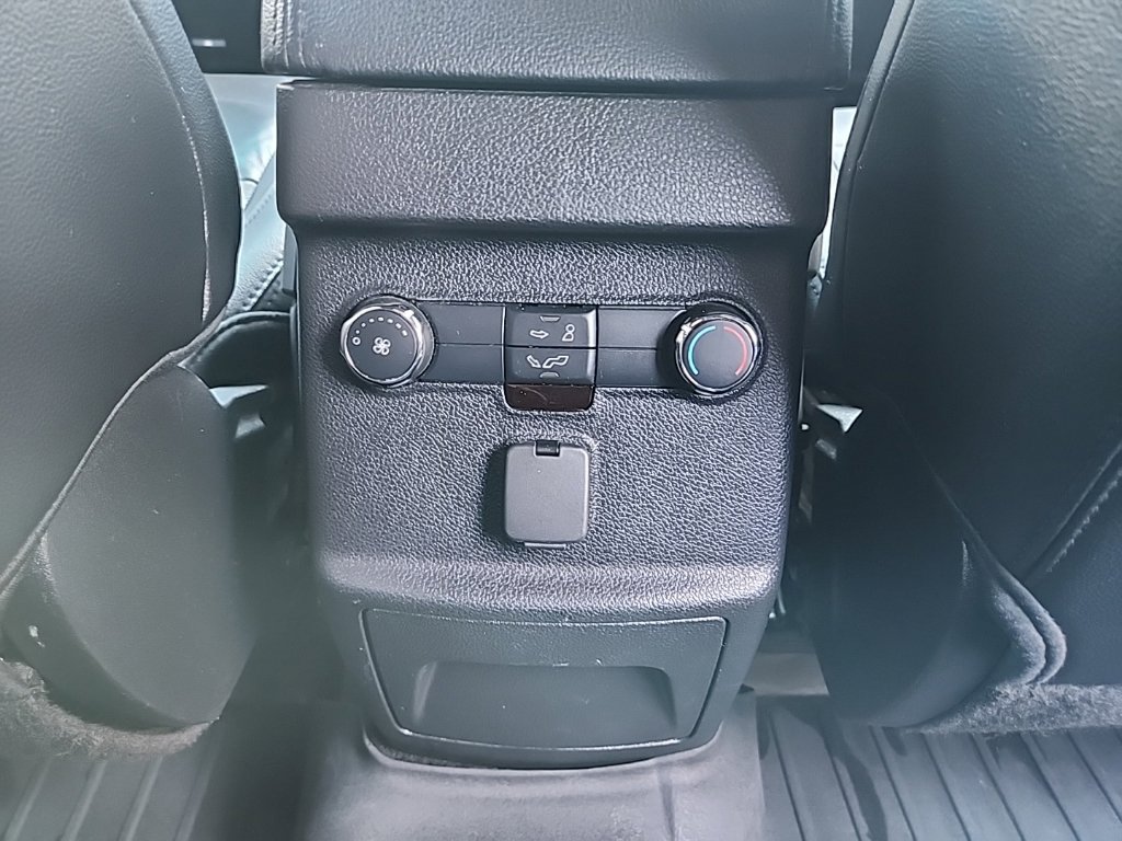Used 2016 Ford Explorer XLT w/ Equipment Group 202A AWD/4WD image 34
