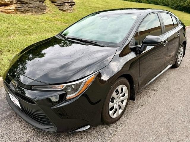Certified 2026 Toyota Corolla LE FWD image 2