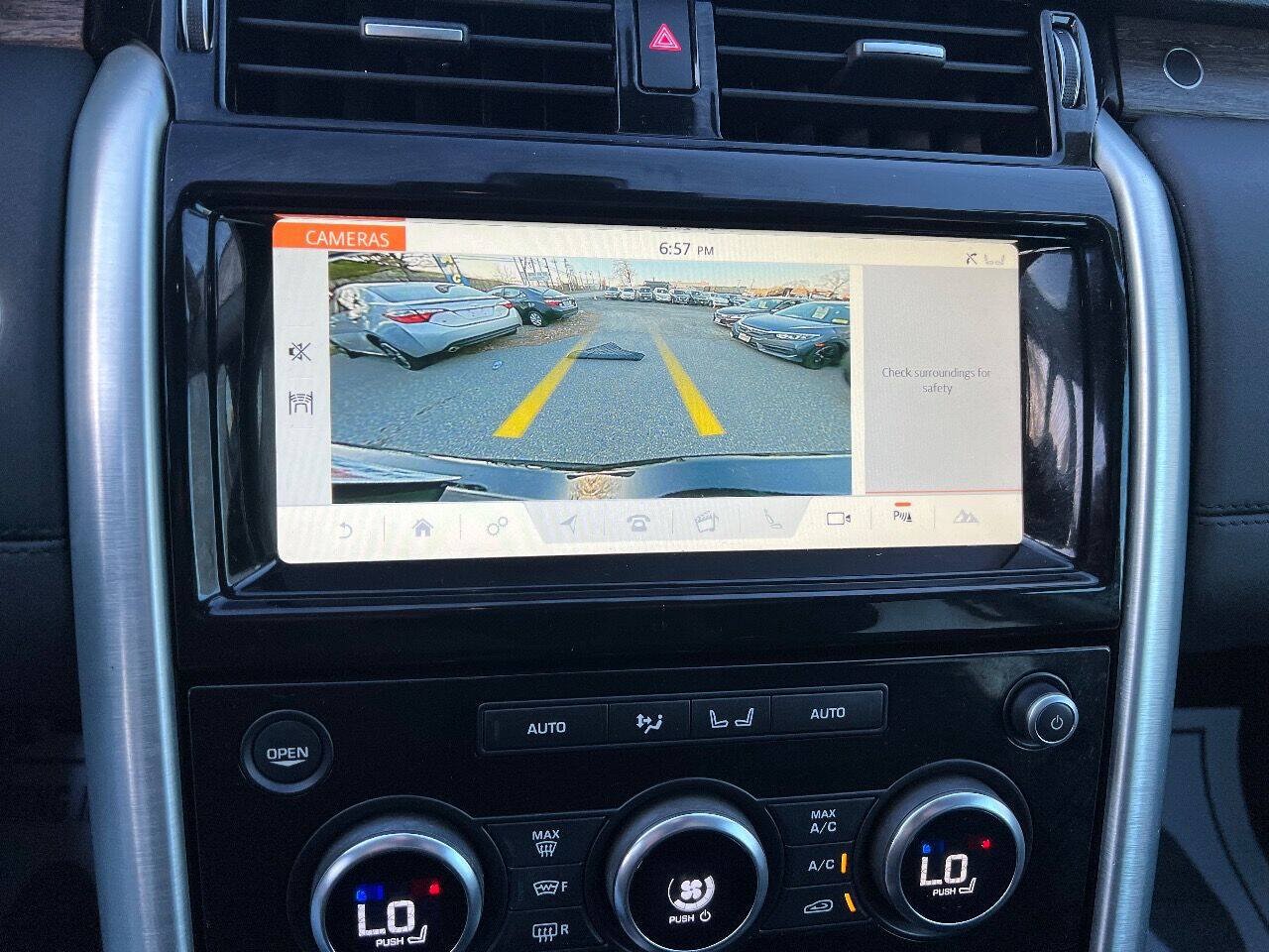 Used 2017 Land Rover Discovery HSE AWD/4WD image 33