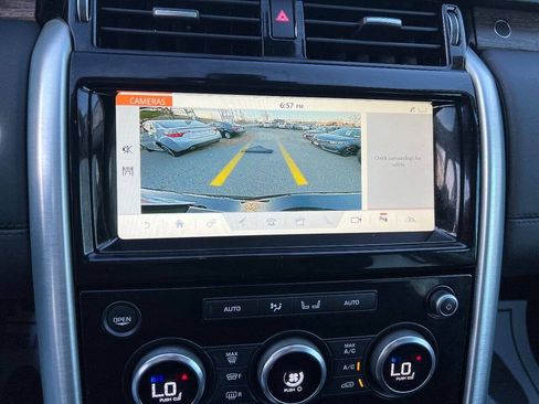 Used 2017 Land Rover Discovery HSE AWD/4WD image 33