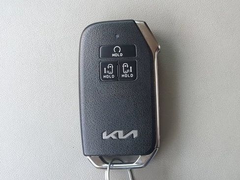 Used 2024 Kia Carnival EX FWD image 36