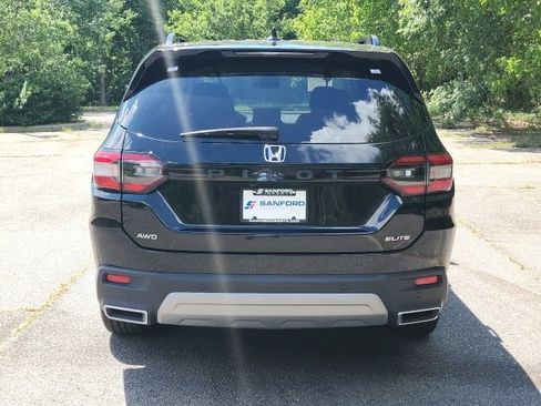 Used 2024 Honda Pilot Elite image 4
