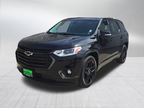 Used 2021 Chevrolet Traverse Premier w/ Redline Edition AWD/4WD image 2
