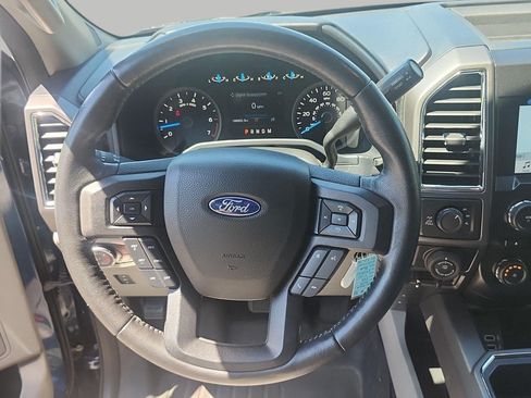 Used 2017 Ford F150 XLT w/ Equipment Group 302A Luxury AWD/4WD image 17