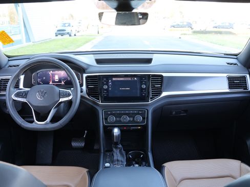 Used 2021 Volkswagen Atlas Cross Sport SEL Premium image 15