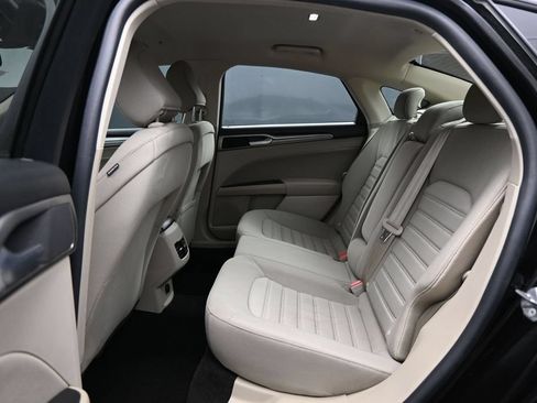 Used 2020 Ford Fusion SE FWD image 23