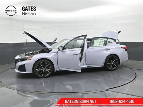 New 2025 Nissan Altima 2.5 SR image 57