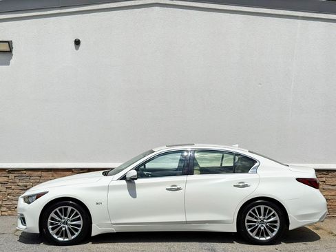 Used 2020 INFINITI Q50 Luxe w/ Essential Package (3.0T Luxe) AWD/4WD image 12