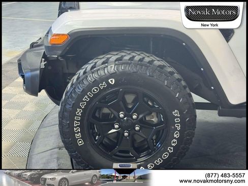 Used 2022 Jeep Gladiator Willys image 9