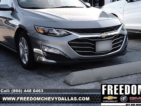 Certified 2024 Chevrolet Malibu LT FWD image 2