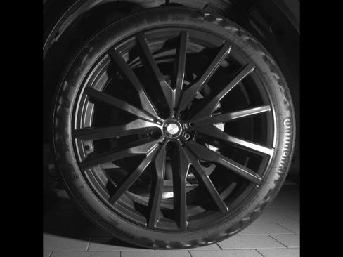 Used 2022 BMW X6 xDrive40i w/ Executive Package image 10