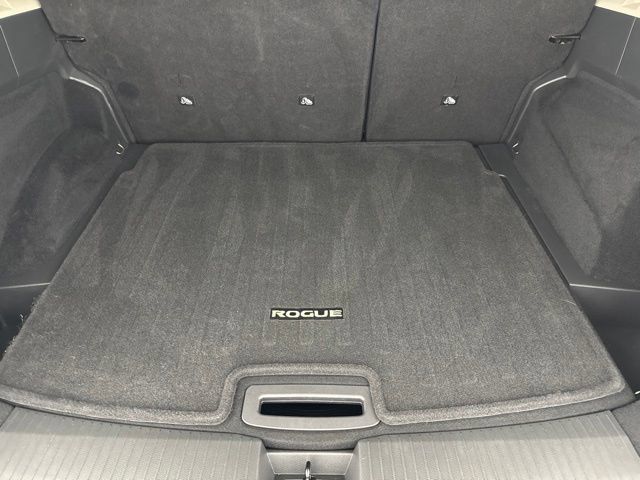 Used 2023 Nissan Rogue SV AWD/4WD image 21
