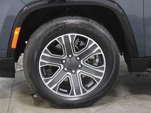 Used 2024 Jeep Wagoneer Series II image 18