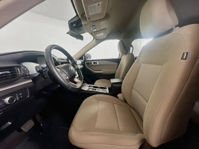 Used 2022 Ford Explorer XLT w/ Class IV Trailer Tow Package RWD image 16