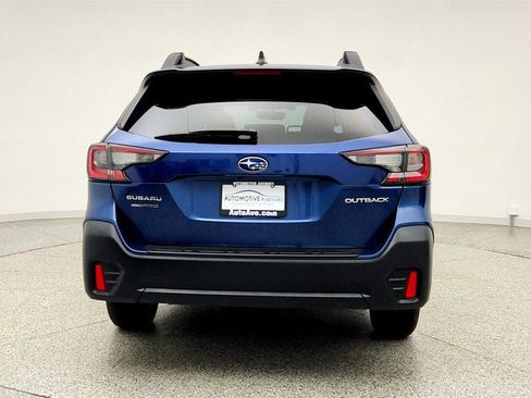 Used 2020 Subaru Outback Premium image 6