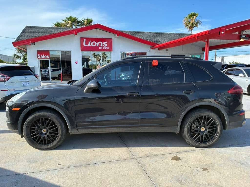 Used 2018 Porsche Cayenne S AWD/4WD image 8