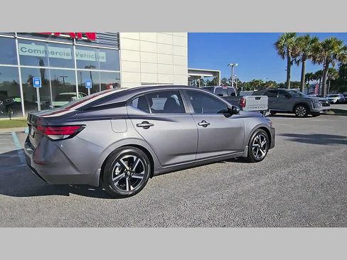 Used 2025 Nissan Sentra SV w/ Trunk Package FWD image 33