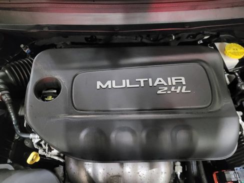 Used 2019 Jeep Cherokee Latitude w/ Popular Appearance Group image 30