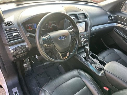 Used 2017 Ford Explorer Sport image 9
