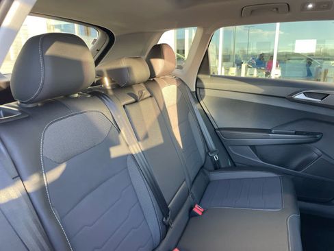 New 2026 Volkswagen Taos SE FWD image 59