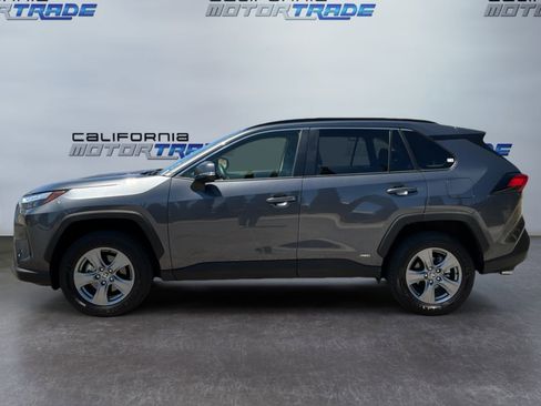 Used 2025 Toyota RAV4 XLE AWD/4WD image 8