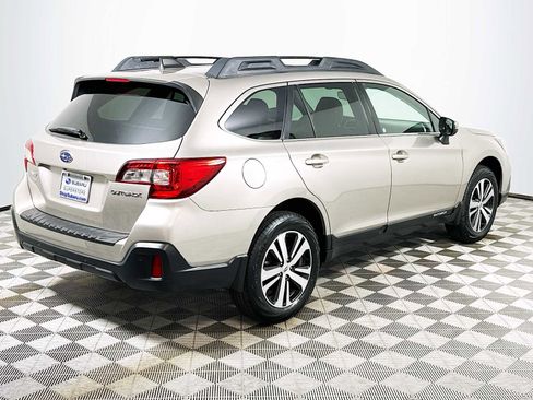 Used 2018 Subaru Outback 2.5i Limited image 7