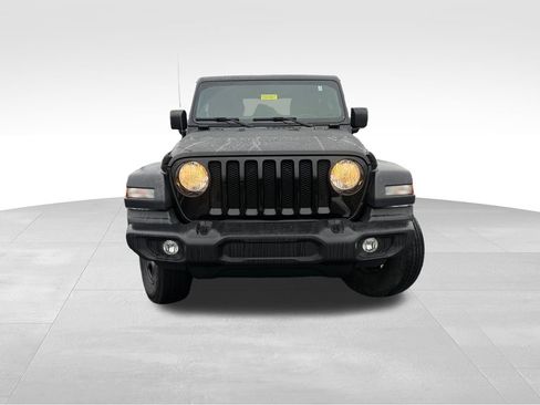 Used 2019 Jeep Wrangler Sport image 2