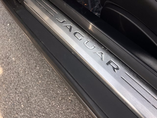 Used 2019 Jaguar F-TYPE Convertible RWD image 14