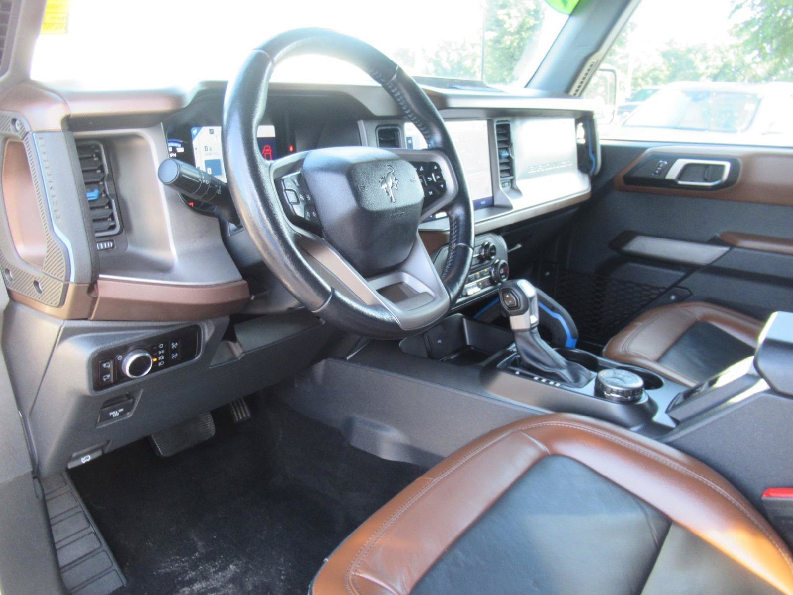 Used 2023 Ford Bronco Outer Banks AWD/4WD image 18