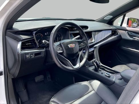 Used 2024 Cadillac XT6 Premium Luxury w/ LPO, Floor Liner Package FWD image 18