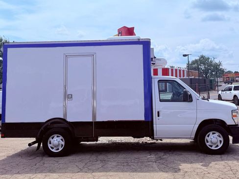 Used 2024 Ford E-350 and Econoline 350 Super Duty w/ Power Windows & Locks Group RWD image 8