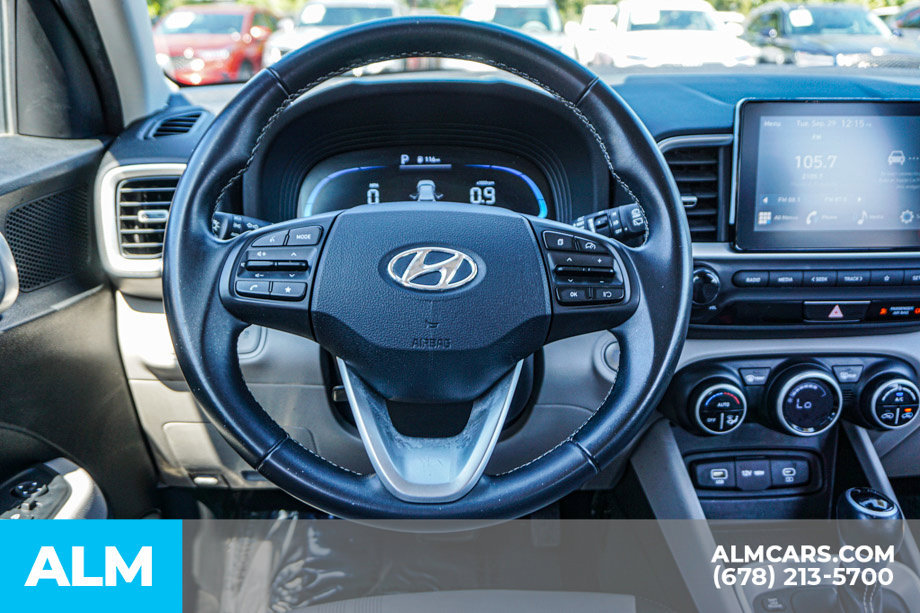 Used 2025 Hyundai Venue SEL FWD image 27