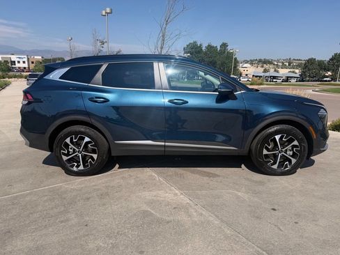 Used 2025 Kia Sportage EX w/ EX Premium Package AWD/4WD image 9