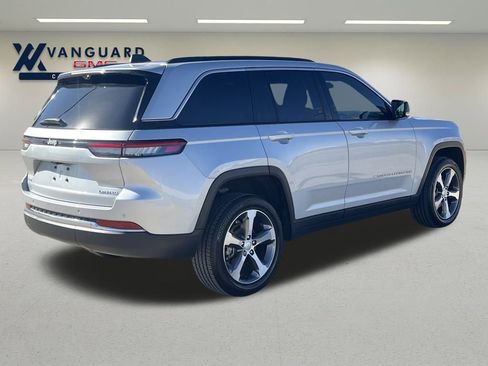 Used 2024 Jeep Grand Cherokee Limited w/ Luxury Tech Group II image 6