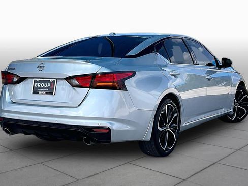 Used 2024 Nissan Altima 2.5 SR FWD image 12