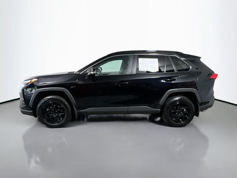 Used 2025 Toyota RAV4 XLE w/ Convenience Package FWD image 9