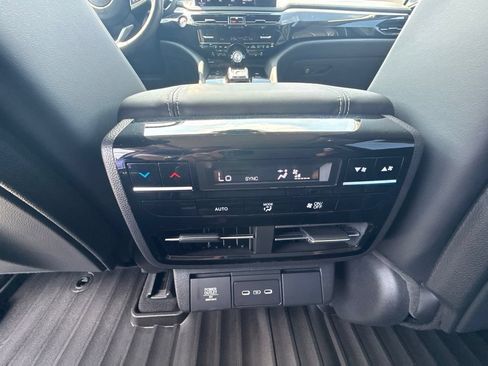 Used 2025 Acura MDX FWD w/ Technology Package image 8