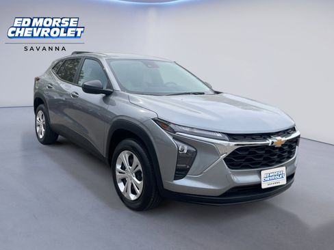 Used 2024 Chevrolet Trax LS w/ Driver Confidence Package FWD image 7