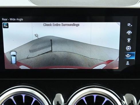 Used 2020 Mercedes-Benz GLB 250 GLB 250 w/ Premium Package image 25