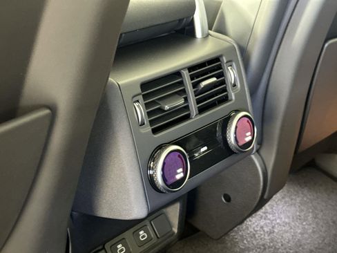 Certified 2025 Land Rover Discovery Dynamic SE image 30