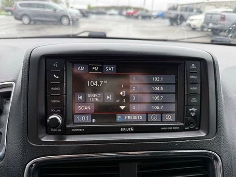 Used 2016 Dodge Grand Caravan SE image 17