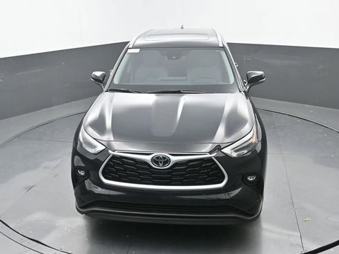 Used 2026 Toyota Highlander XLE image 30