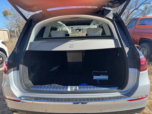 Used 2024 Mercedes-Benz Maybach GLS 600 4MATIC image 32